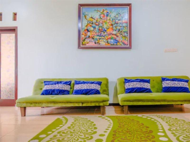 Oyo 2376 Tiara Family Residence Batu  Exterior photo