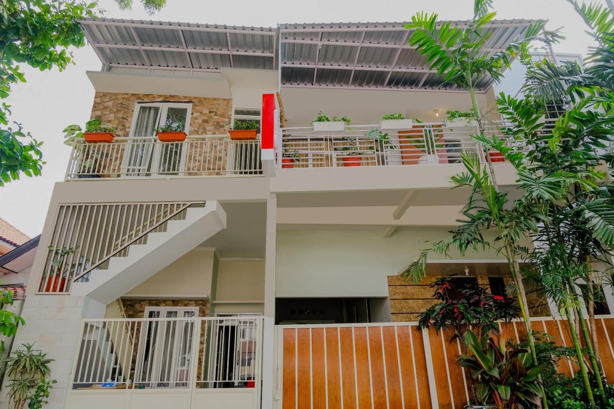 Oyo 2376 Tiara Family Residence Batu  Exterior photo